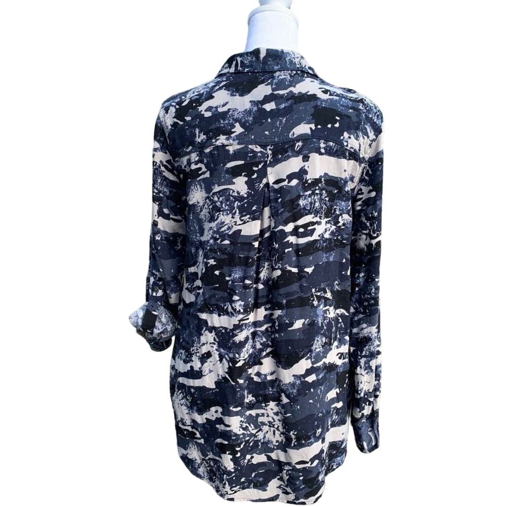 Rock & Republic Blue Camo Long Sleeve Button Up Front Pocket Blouse Size XS - Picture 4 of 16